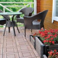 Терраса из ДПК возле дома