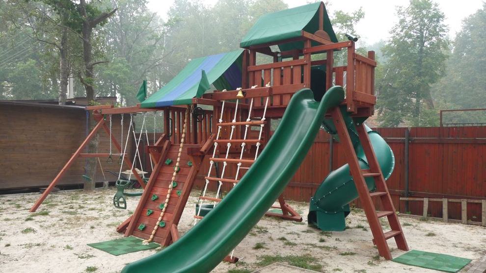 Спортивно-игровой комплекс «КОРОЛЕВСТВО Deluxe» Спортивно-игровой комплекс «КОРОЛЕВСТВО Deluxe»