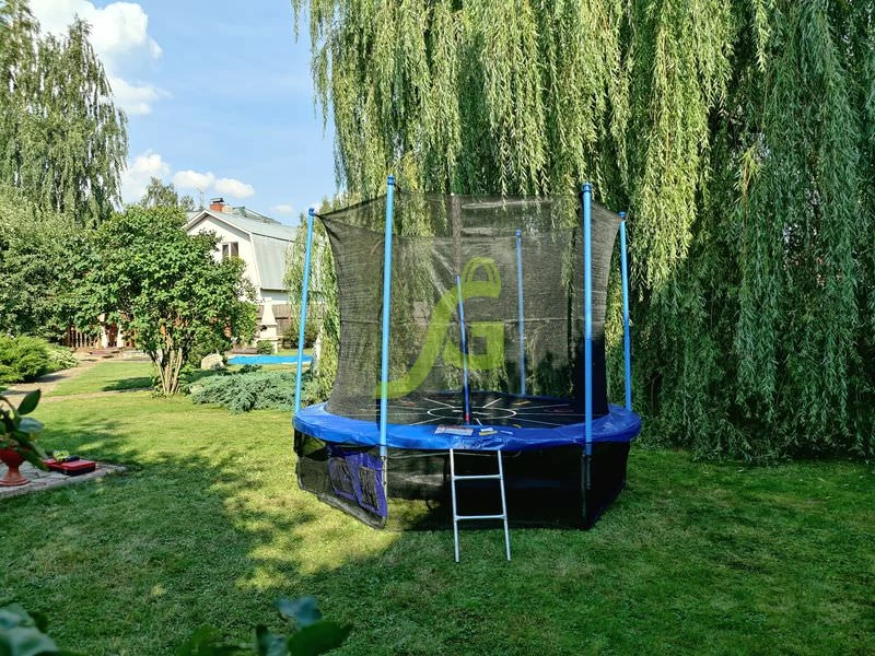 Батут с защитной сеткой IgraGrad Classic 305 см (10 ft) Батут с защитной сеткой IgraGrad Classic 305 см (10 ft)