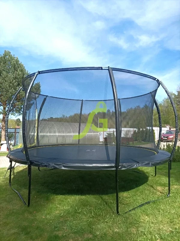 Батут с защитной сеткой IgraGrad Premium 366 см (12 ft) Батут с защитной сеткой IgraGrad Premium 366 см (12 ft)