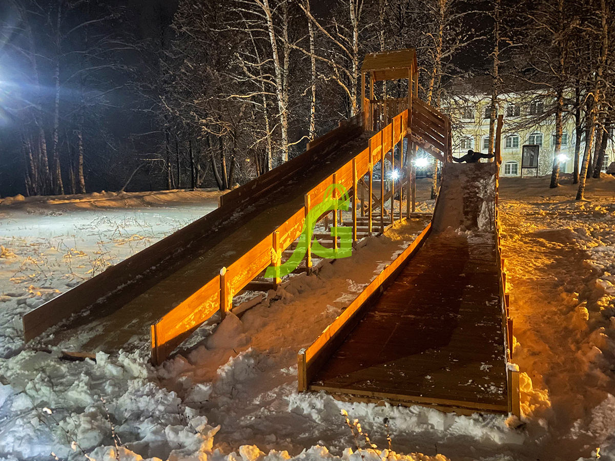 Зимняя горка “IgraGrad Snow Fox 12 м” с двумя скатами и выкатом 8 м Зимняя горка “IgraGrad Snow Fox 12 м” с двумя скатами и выкатом 8 м