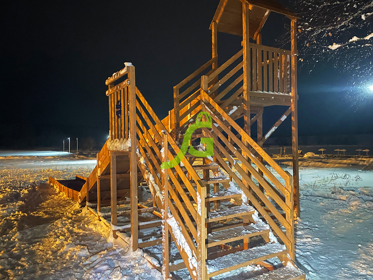 Зимняя горка “IgraGrad Snow Fox 12 м” с двумя скатами и выкатом 8 м Зимняя горка “IgraGrad Snow Fox 12 м” с двумя скатами и выкатом 8 м