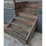 Лестница из древесины сибиркой лиственницы